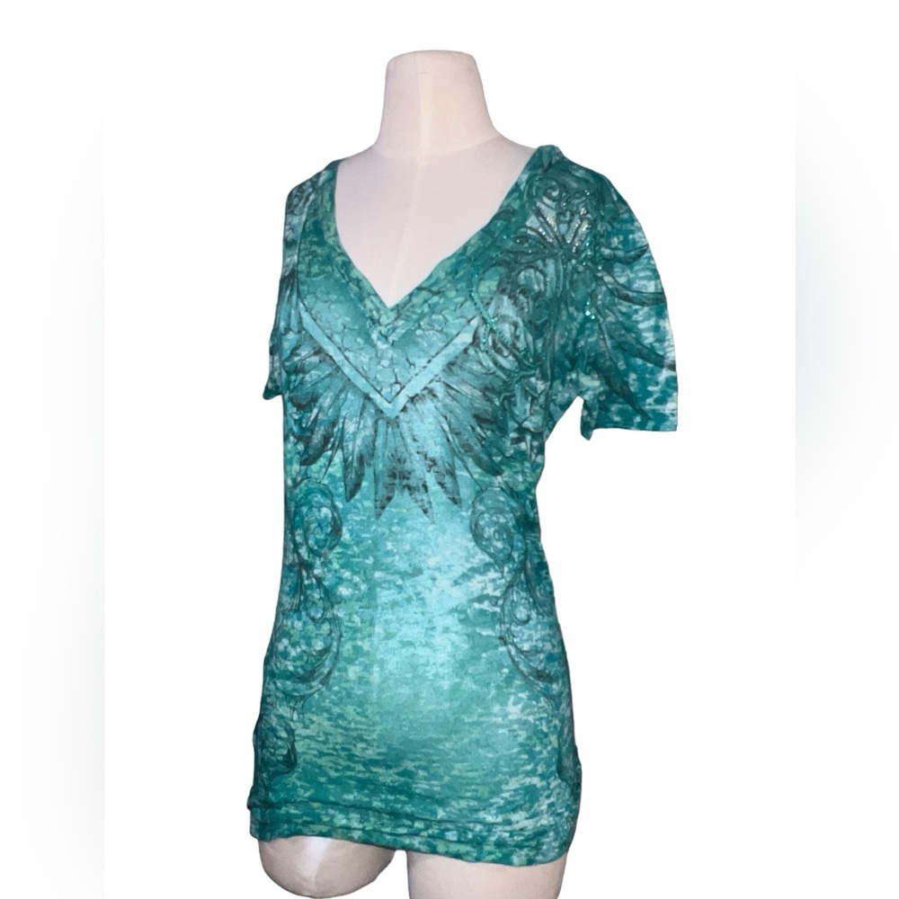 SINFUL | SHORT SLEEVE FITTED V NECK SHIRT